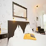 Boutique Szarcsa فندق