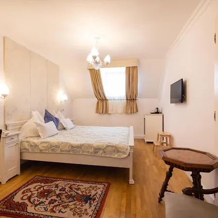 Boutique Szarcsa 3* Székesfehérvár