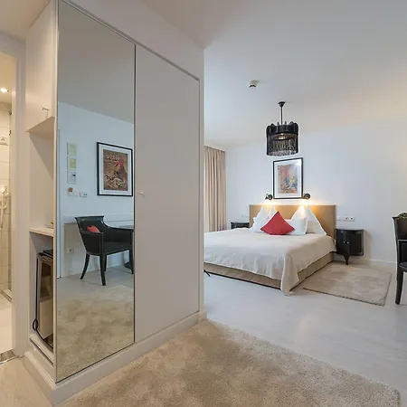 ホテル Boutique Szarcsa セーケシュフェヘールヴァール